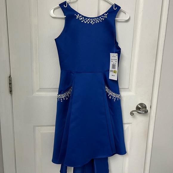 Make this your child’s favorite dress. Royal blue for any special occasions. - Picture 4 of 6